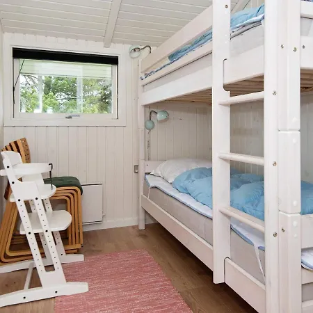 Ferienhaus Three-bedroom Holiday In 37 Blåvand