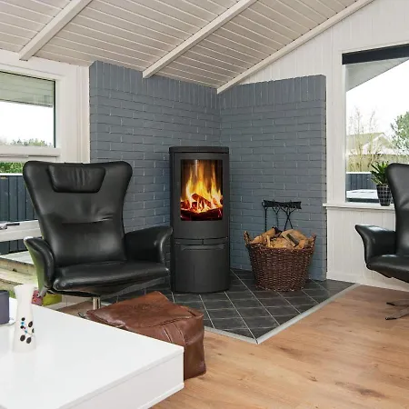 Three-bedroom Holiday In 37 Ferienhaus