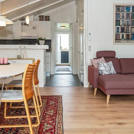 Three-bedroom Holiday In 37 Ferienhaus