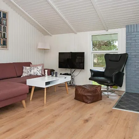 Three-bedroom Holiday In 37 Ferienhaus *